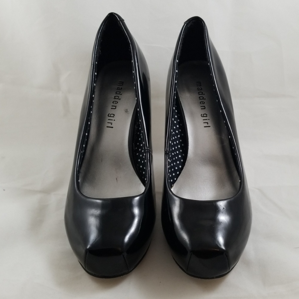 Madden Girl black pumps